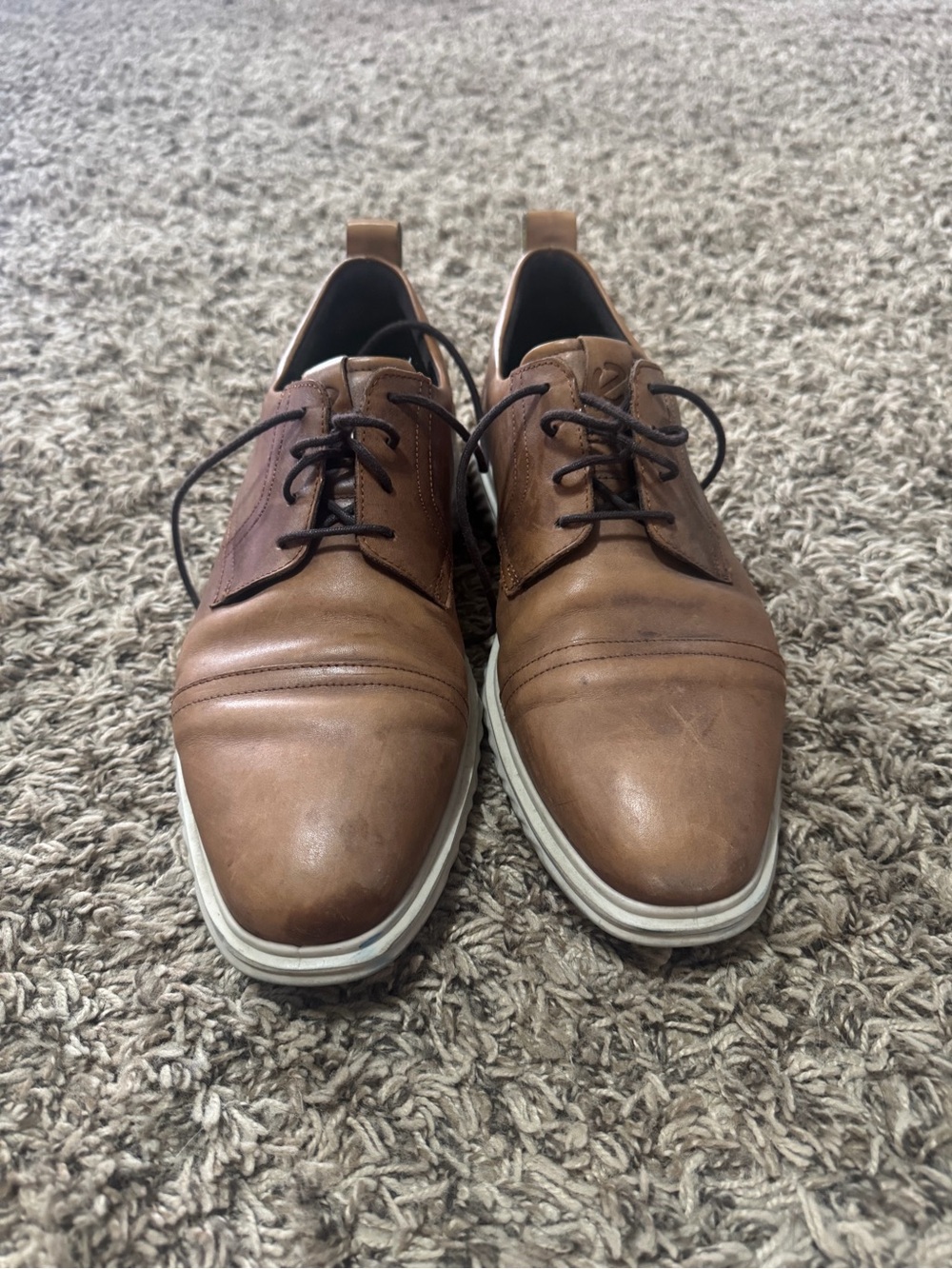 Ecco Men's Tan Leather Lace-Up Oxfords with White Sole